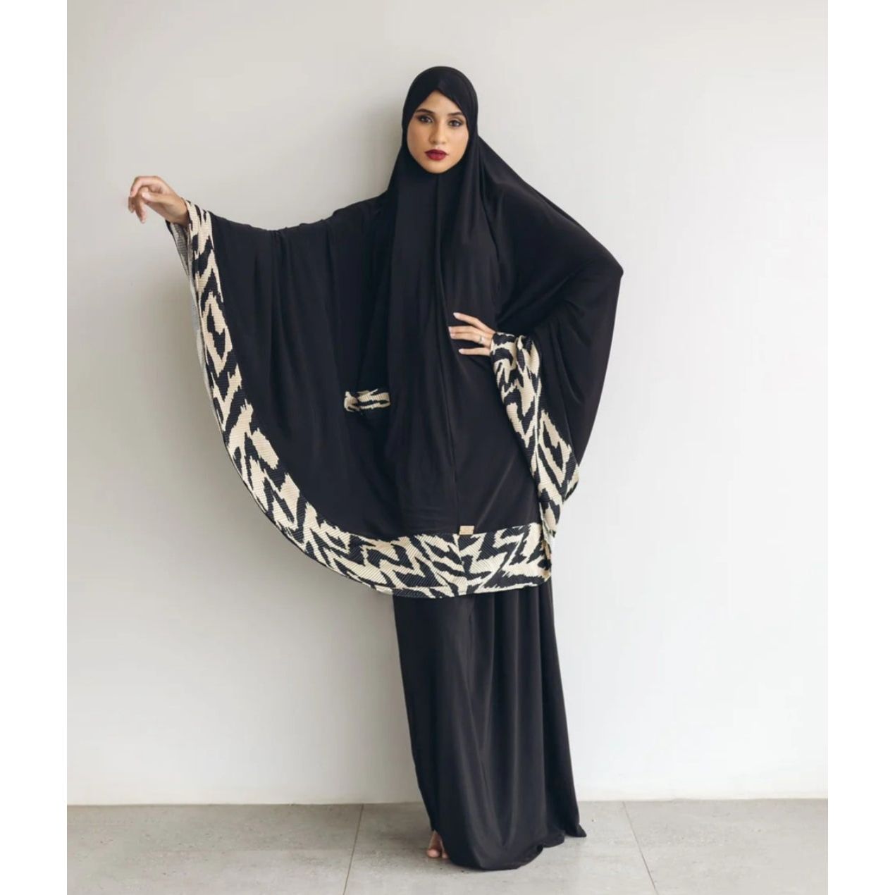 Pocket Burqa - Knee Length - Nude & Black Pattern (Plisse Edition)