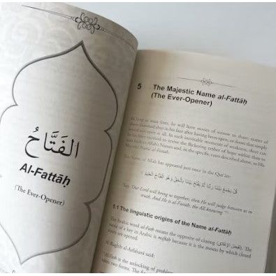 A Life With The Divine: 25 Names of Allah and Their Everyday Expressions in Life